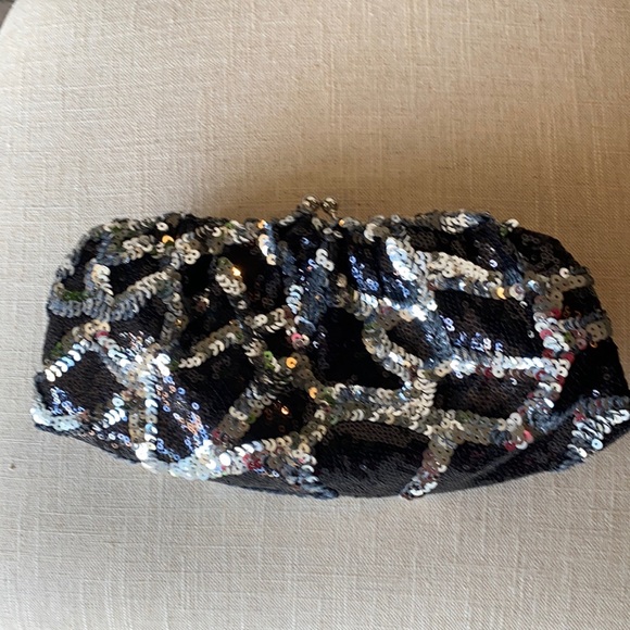 Belle Badgley Mischka Handbags - Belle Badgley Mischka  Clutch